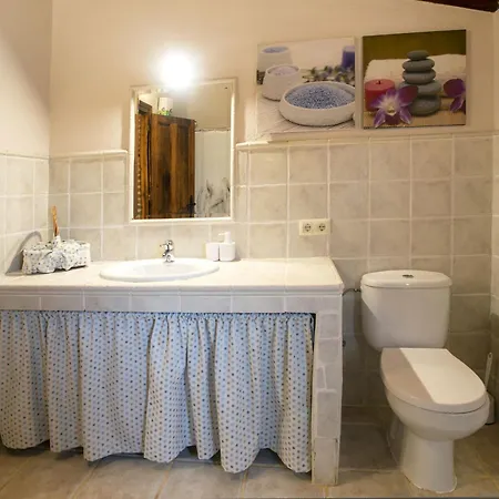 Potes Vinon - By Interhome * Tama