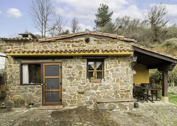 Potes Vinon - By Interhome Tama